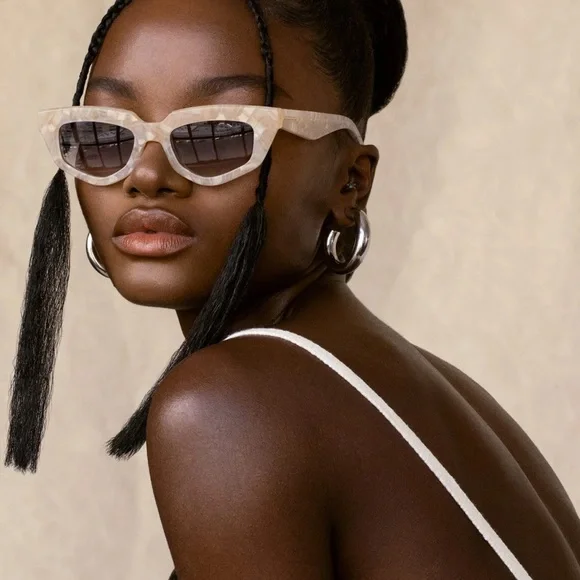 DEZI | Accessories | Dezi On Read Sunglasses Limestone  display picture 1